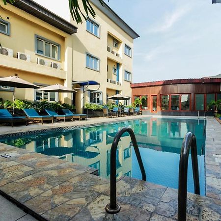 Sunfit - Fitness, Spa, Accommodation Aliayabiagba ภายนอก รูปภาพ