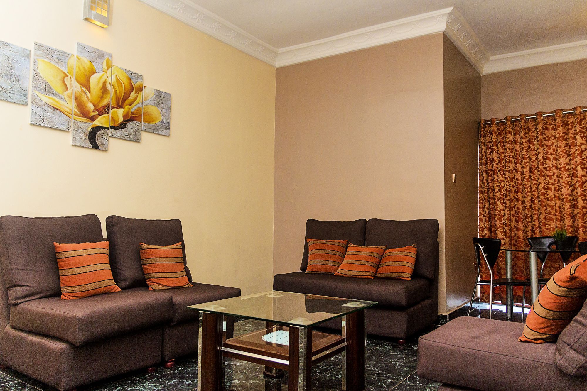 Sunfit - Fitness, Spa, Accommodation Aliayabiagba ภายนอก รูปภาพ